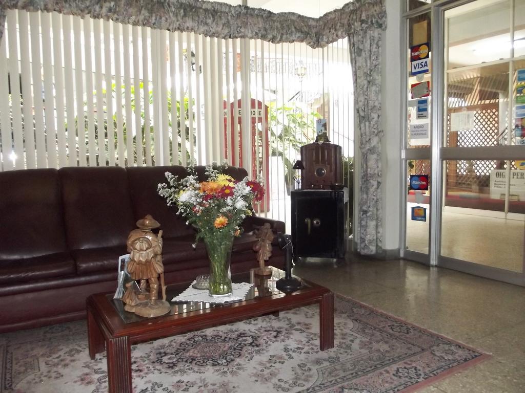 Hostal Gemina Лима Экстерьер фото
