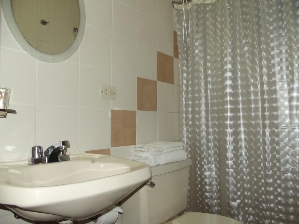 Hostal Gemina Лима Номер фото