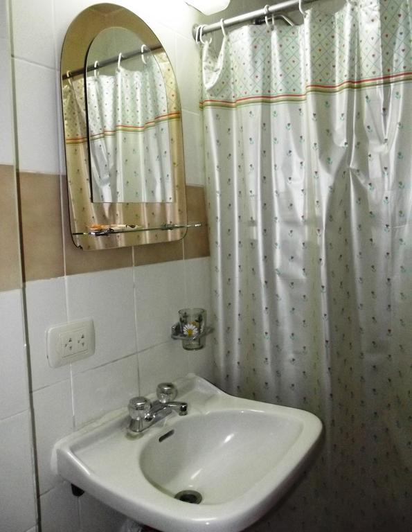 Hostal Gemina Лима Номер фото